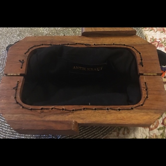 EUC ANTIK CRAFT INCREDIBLY HOT BEADED CLUTCH - Picture 7 of 7